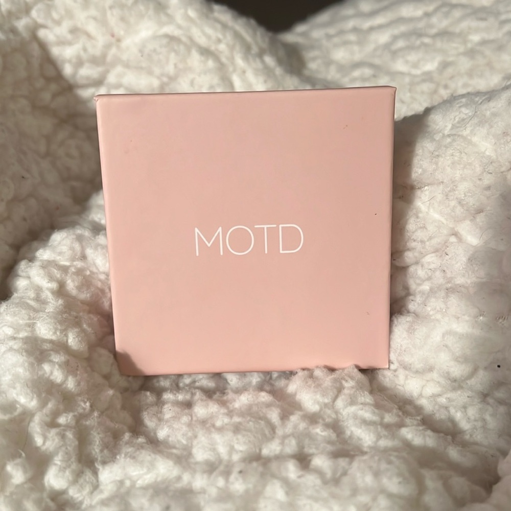 MOTD blush duo pink lace